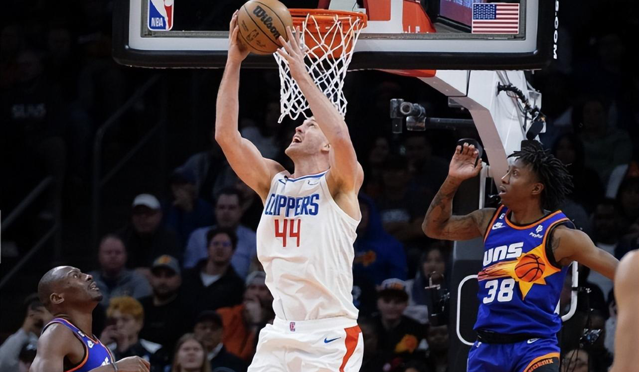 壹号娱乐-JackeyLove新星重要助攻表现突出，快船前途光明！