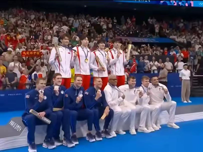 包含Ning回归赛场，突破纪录首场状态亮眼，皇家马德里观众沸腾！的词条